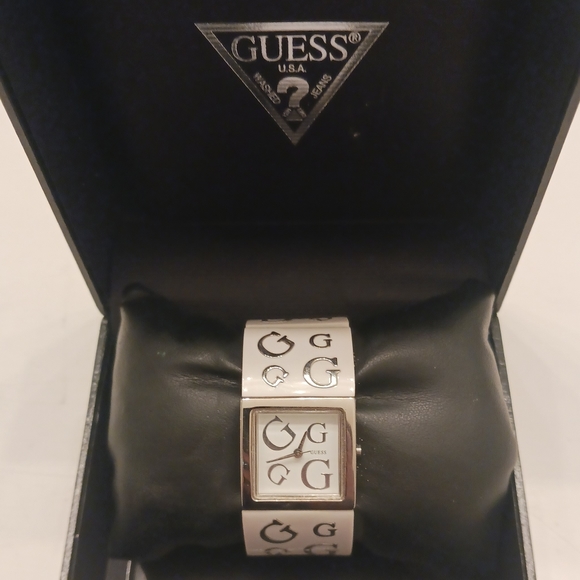 Guess Laquer Watch ⌚️ 😍😍 - Picture 8 of 8